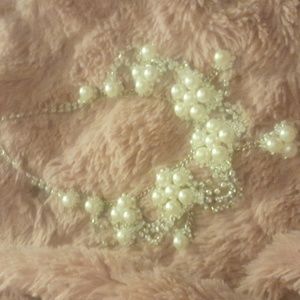 Pearl costume necklace